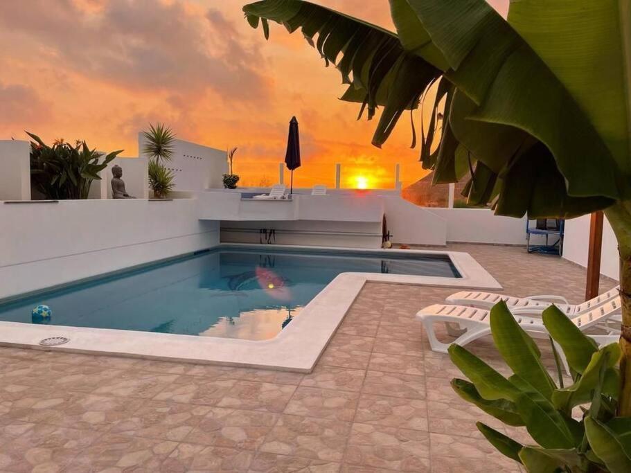 Gezellige Villa Met Prachtig Zicht En Zwembad Arona  Dış mekan fotoğraf